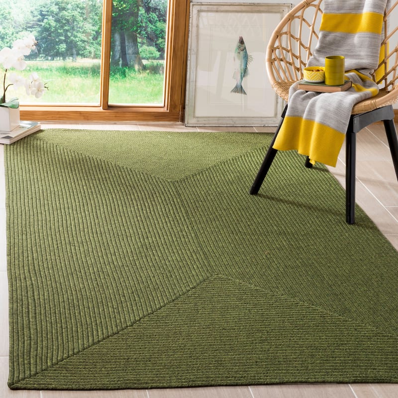 SAFAVIEH Handmade Braided Country Casual Lavada Rug