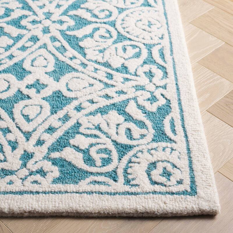 SAFAVIEH Handmade Metro Diantha French Country Wool Rug