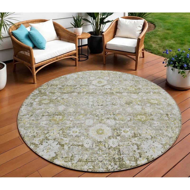 HomeRoots Oriental Traditional Rectangle Outdoor Rug - 8' Round