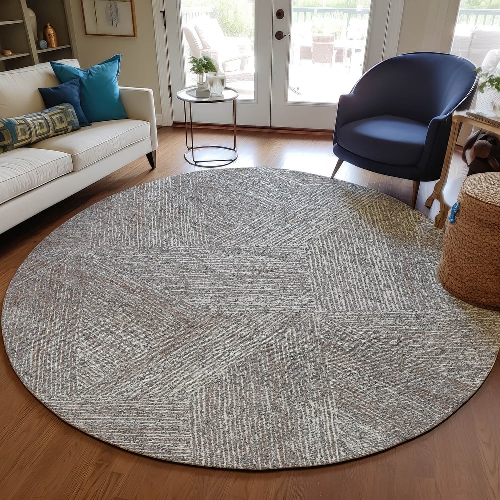Machine Washable Indoor/ Outdoor Solid Geo Chantille Rug
