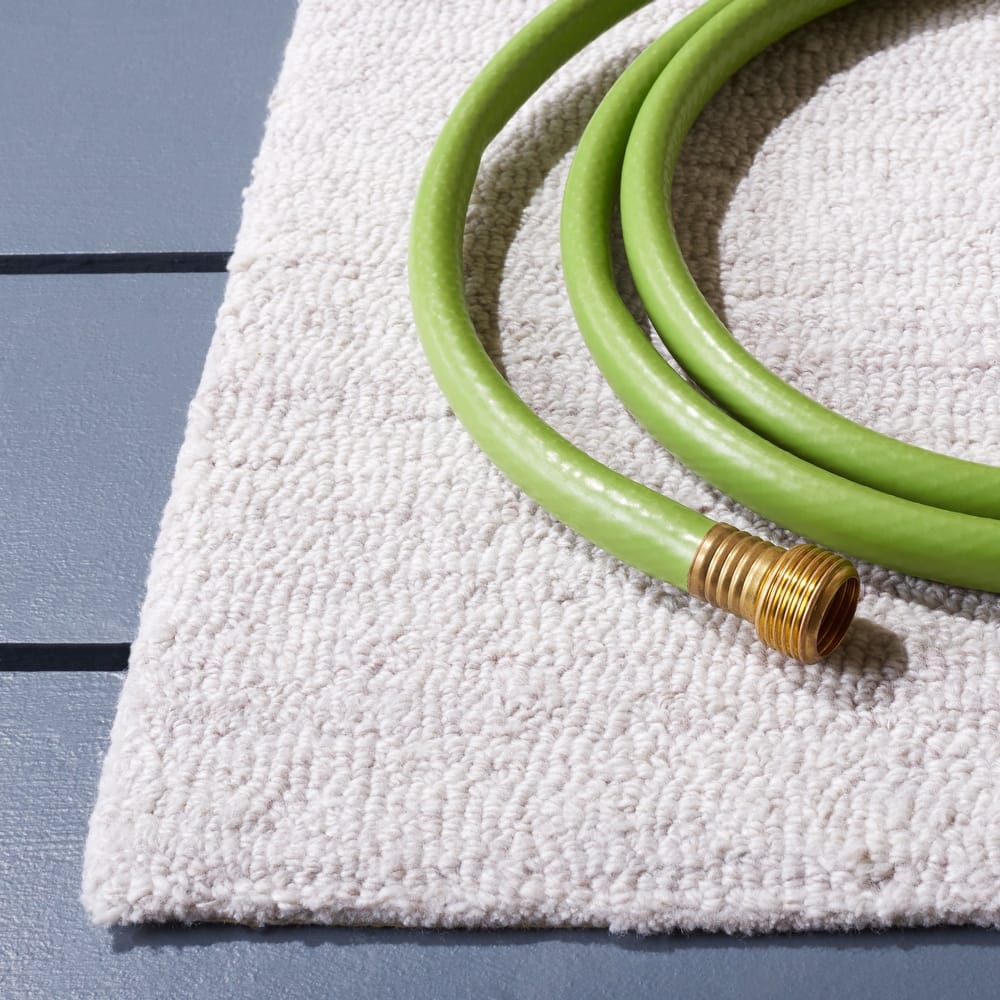 SAFAVIEH Handmade Outdoor Florência Micro-Loop Rug