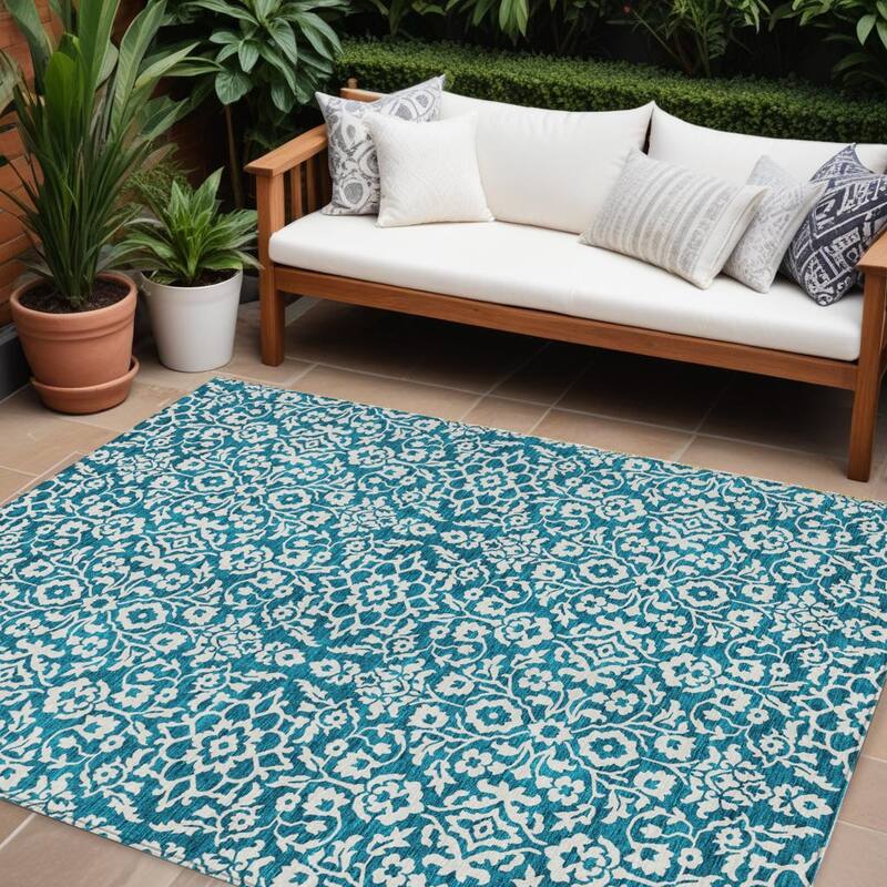 HomeRoots Damask Traditional Rectangle Outdoor Rug - 9' X 12'
