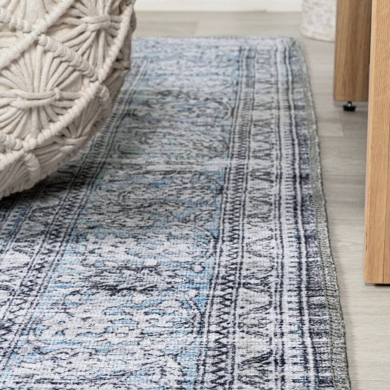 JONATHAN Y Wincer Bohemian Distressed Chenille Machine-Washable Area Rug