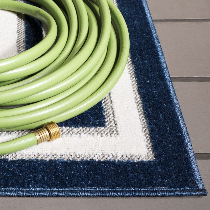 SAFAVIEH Cabana Pratima Indoor/Outdoor Waterproof Patio Backyard Rug