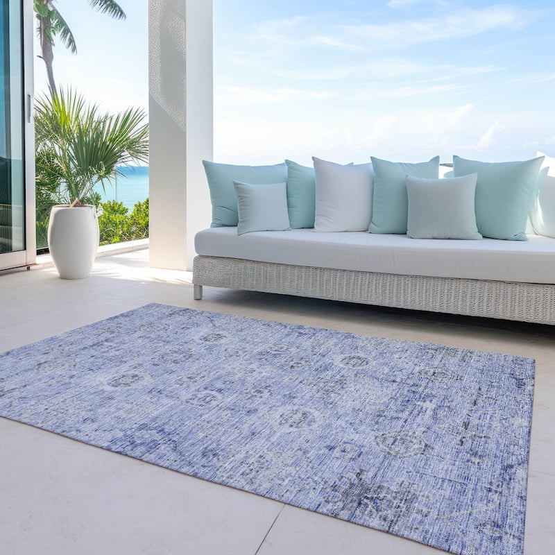 Machine Washable Indoor/ Outdoor Vintage Traditional Chantille Rug