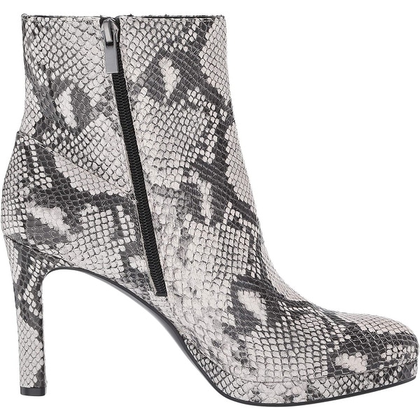 naturalizer tiana platform boot