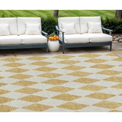 HomeRoots Geometric Transitional Rectangle Outdoor Rug