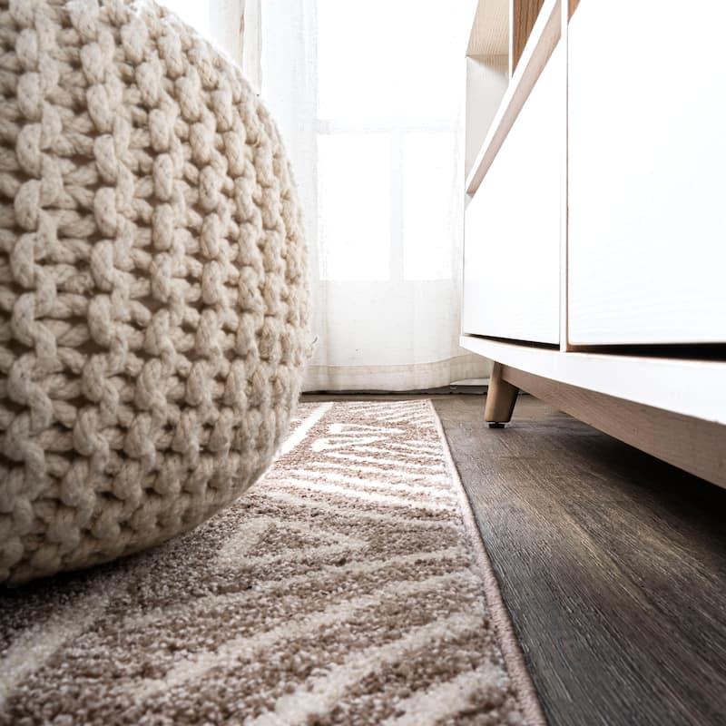JONATHAN Y Azmar Tribal Geometric Area Rug