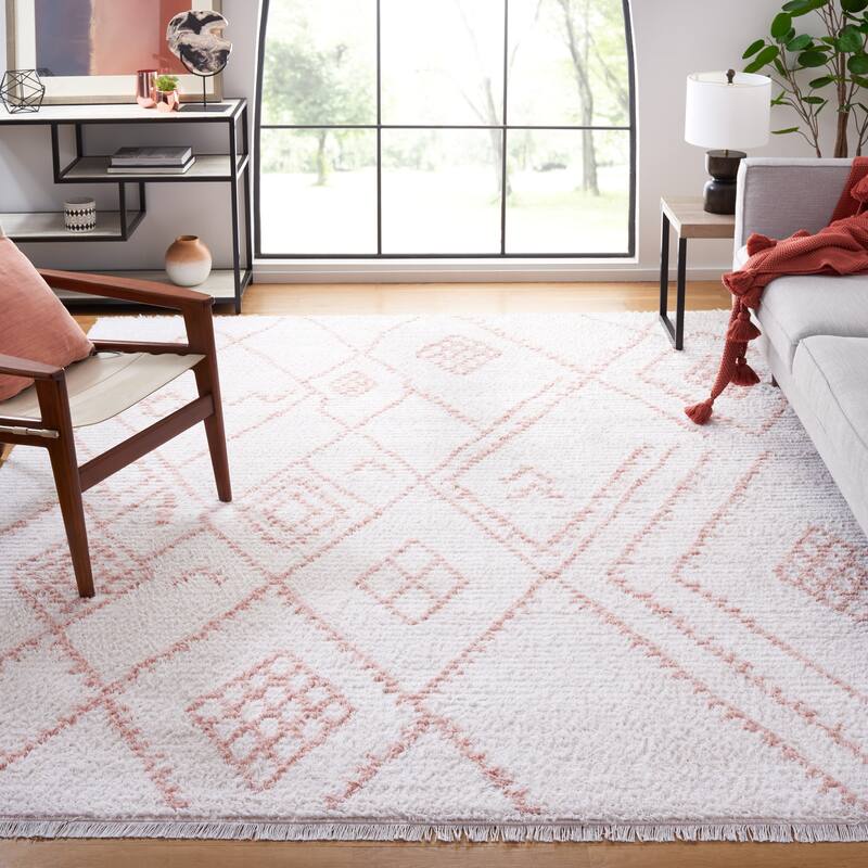 SAFAVIEH Augustine Riek Boho Fringe Rug - 4' x 6' - Ivory/Pink