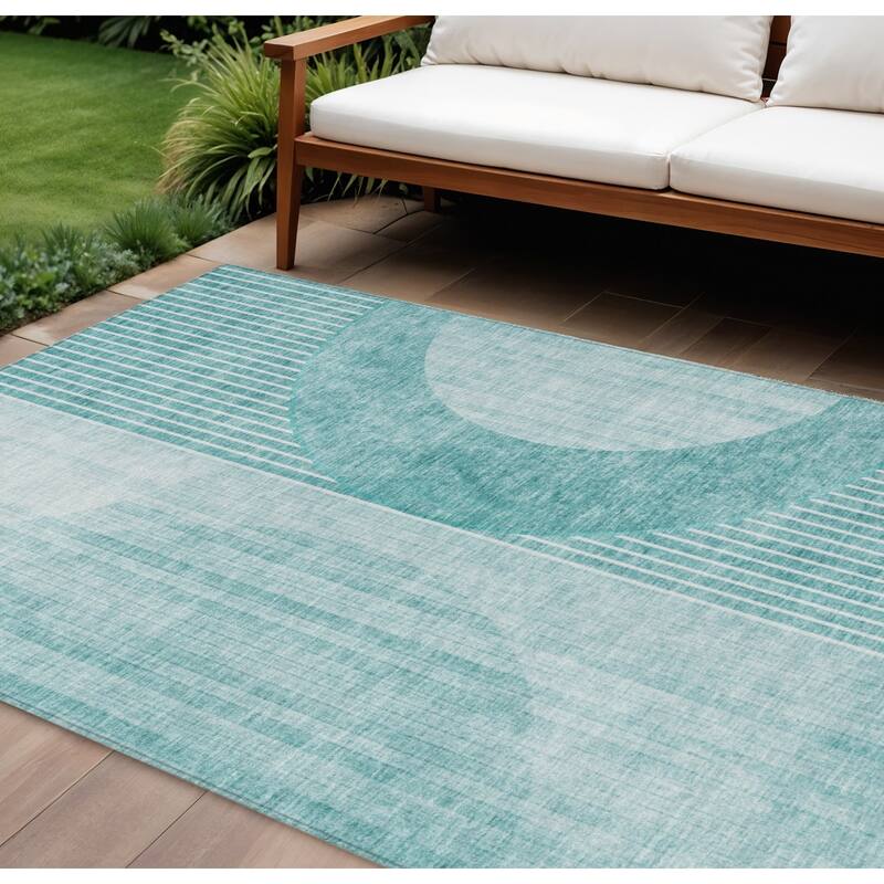 HomeRoots Geometric Transitional Rectangle Outdoor Rug - 8' X 10'