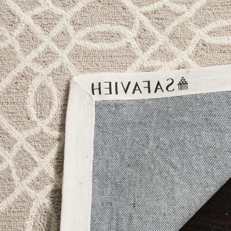 SAFAVIEH Handmade Chelsea Tuyet French Country Wool Rug