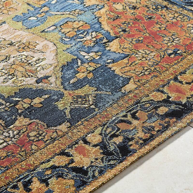 Livabliss Warsaw Traditional Indoor / Outdoor Area Rug