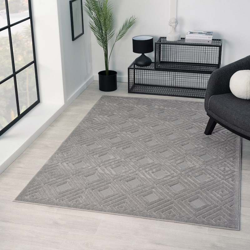 Sevita Modern Diamond Indoor/Outdoor Area Rug