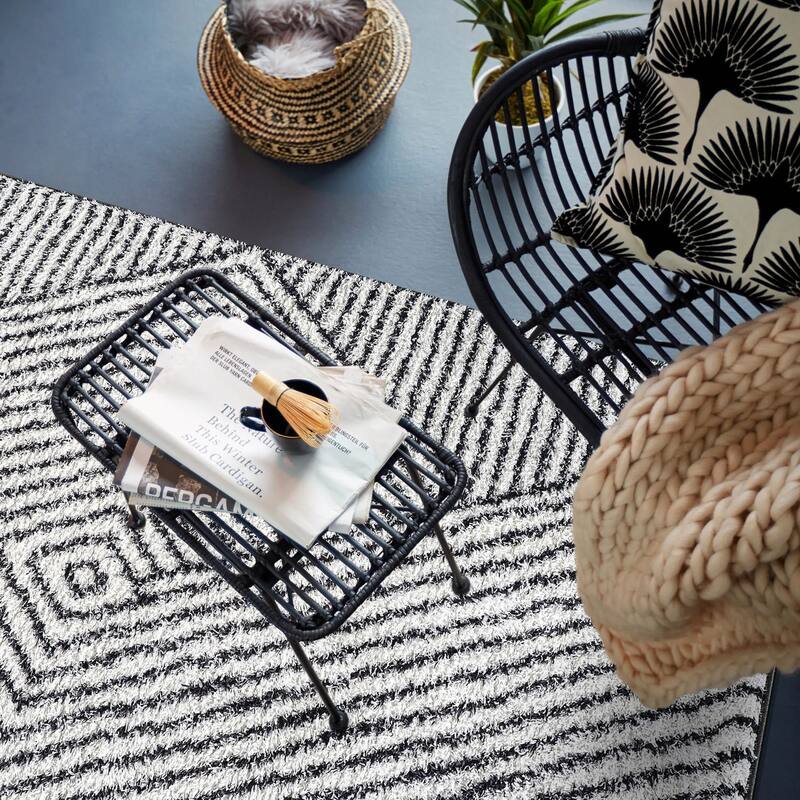 Minimal Stripe Geometric Shag Rug - Anthracite Dark Gray - Medium Pile - Cozy & Modern