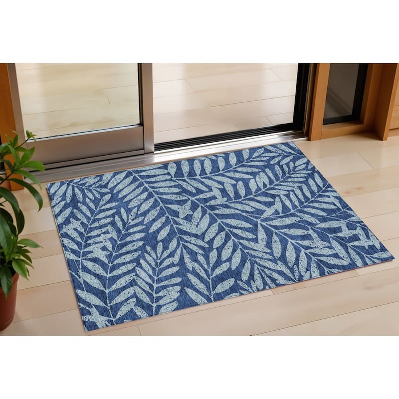 HomeRoots Floral Transitional Rectangle Outdoor Rug - 3' x 5'