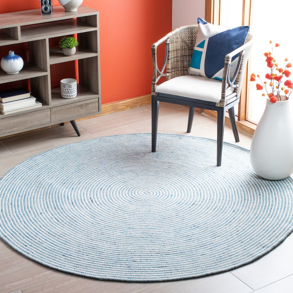 SAFAVIEH, Handmade Braided Bahrie Wool Rug