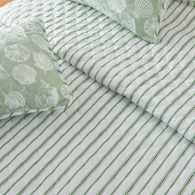 Premium Green Seashell Microfiber Quilt Set With Shams