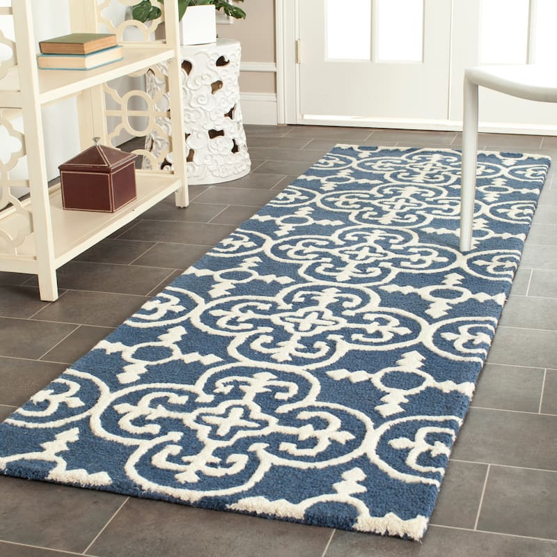 SAFAVIEH Handmade Cambridge Shigemi Modern Wool Rug - 2'6" x 8' Runner - Navy/Ivory