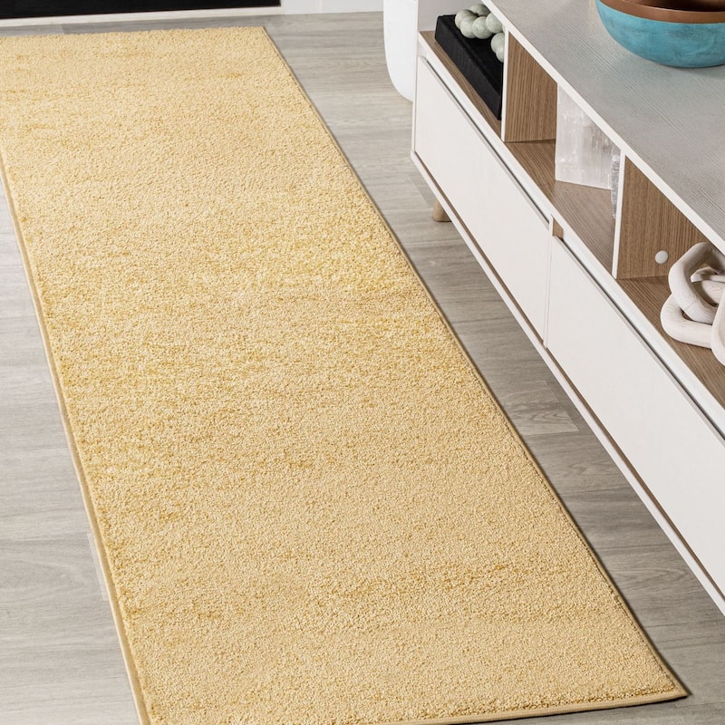 JONATHAN Y Tumbling Solid Low-Pile Area Rug - 2 X 10 - Mustard