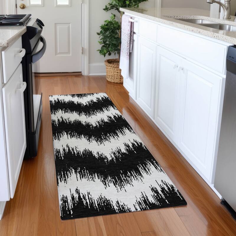 Premium Washable Super Soft Farmhouse Chevron Mayfield Rug - Black - 2'3" x 7'6"