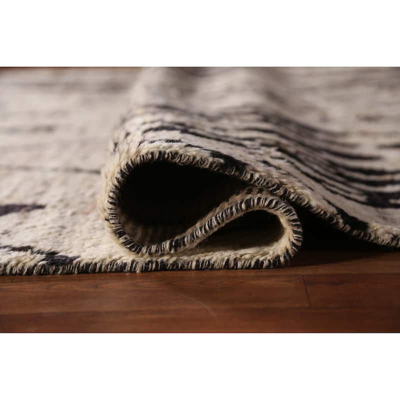 Geometric Moroccan Area Rug Handmade Beige Oriental Wool Carpet - 6'5" x 9'5"