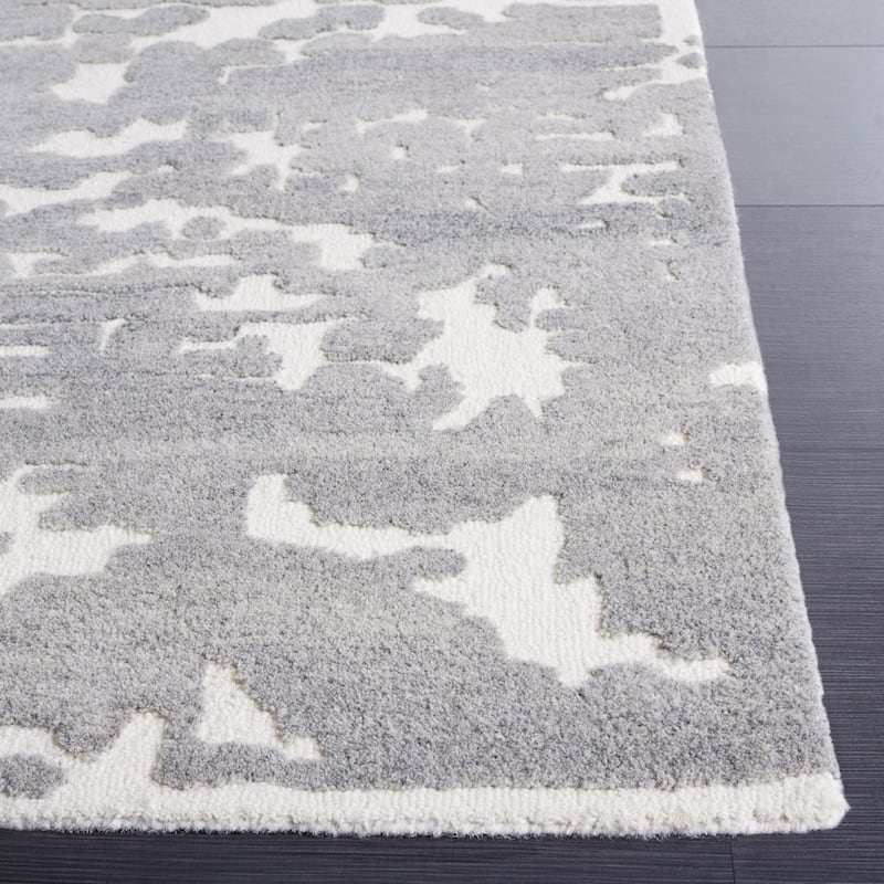 SAFAVIEH Handmade Chatham Ivika Abstract Wool Rug