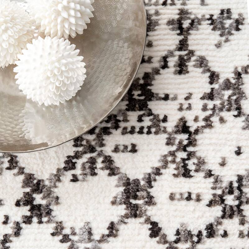 Nuloom Contemporary Modern Mayen Geo Trellis Area Rug