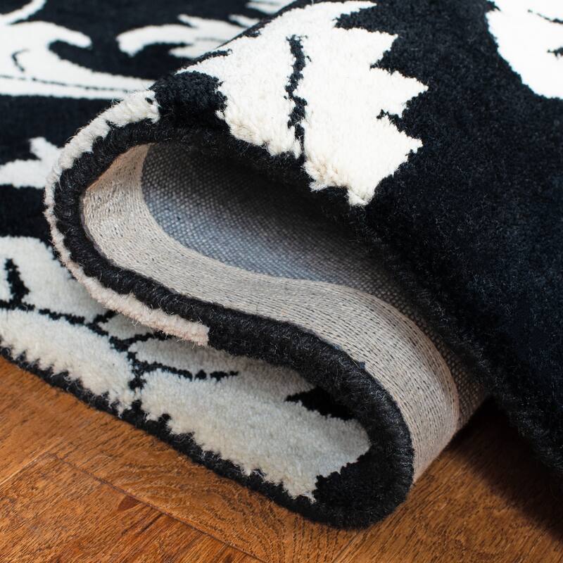 SAFAVIEH Handmade Soho Stephani Floral Vines N.Z. Wool Rug