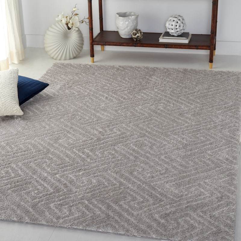 SAFAVIEH Tahoe Shag Nieki Geometric 1.2-inch Thick Rug - 6'7" Square - Grey - Square