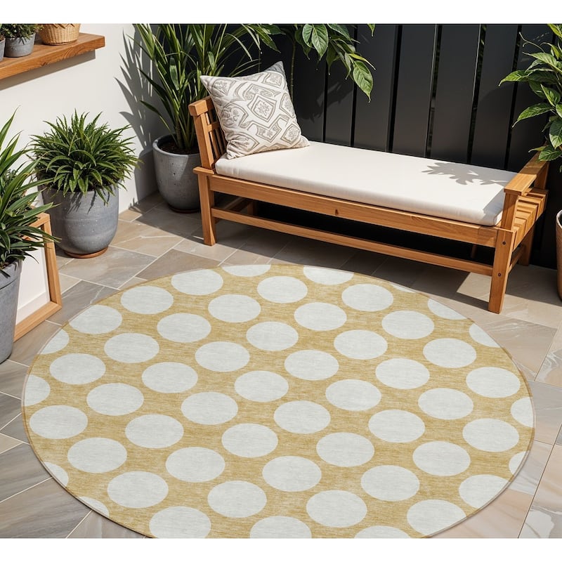 HomeRoots Polka Dot Transitional Rectangle Outdoor Rug - 8' Round