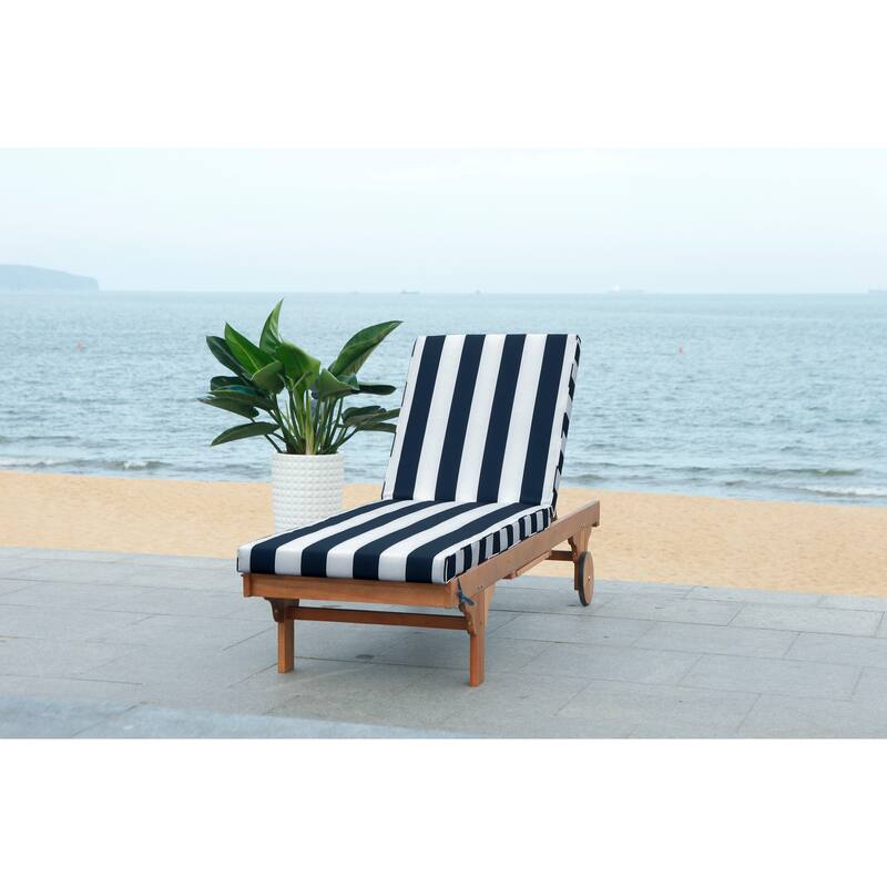 SAFAVIEH Outdoor Aubrie Adjustable Chaise Lounge Chair with Wheel.