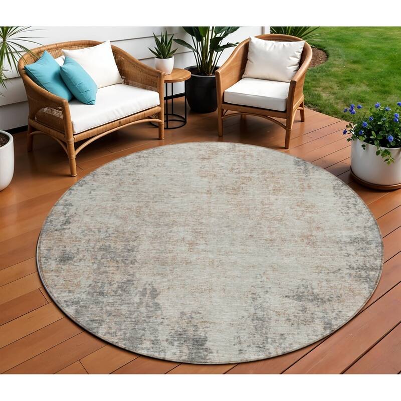 HomeRoots Abstract Transitional Rectangle Outdoor Rug - 8' Round