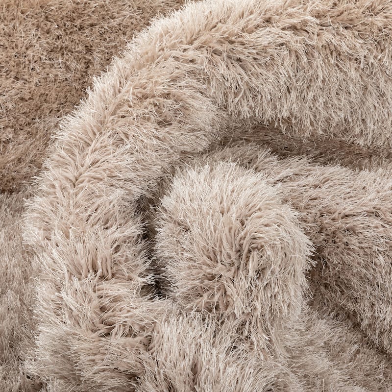 Well Woven Kuki Chie Glam Solid Shag Area Rug