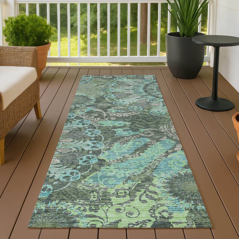 Machine Washable Indoor/ Outdoor Traditional Pinwheel Chantille Rug - Olive - 2'3" x 7'6"
