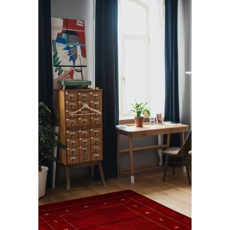 Kashkuli Gabbeh Red Rug 4'6" x 6'6" - 4'6 x 6'6
