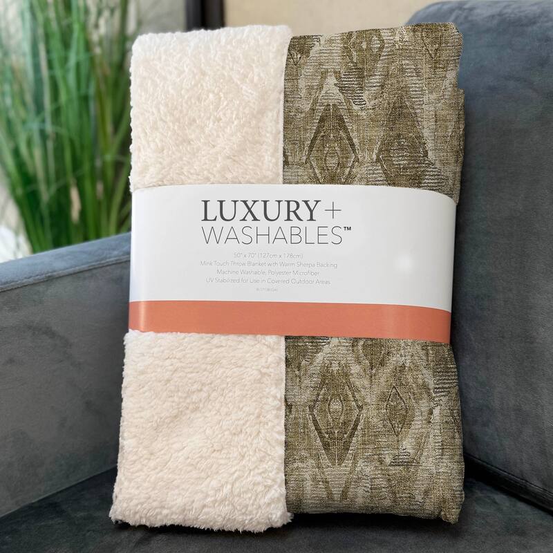 Premium Machine Washable Vintage Diamonds Sherpa Throw Blanket