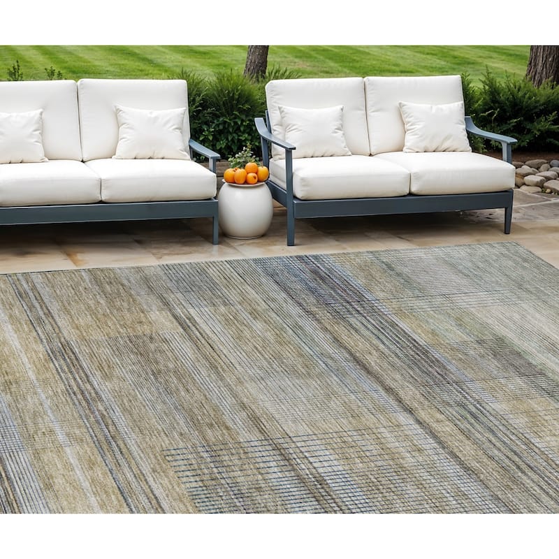 HomeRoots Striped Transitional Rectangle Outdoor Rug - 8' X 10'