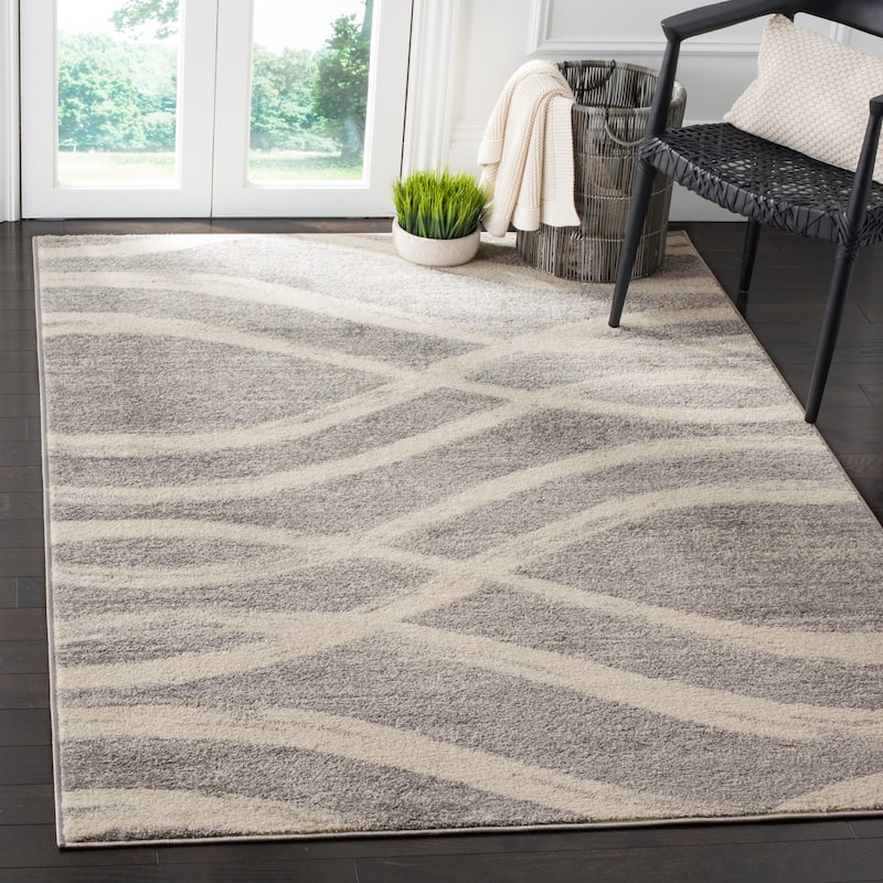 SAFAVIEH Adirondack Lelia Modern Abstract Distressed Rug - 6' x 9' - Grey/Cream