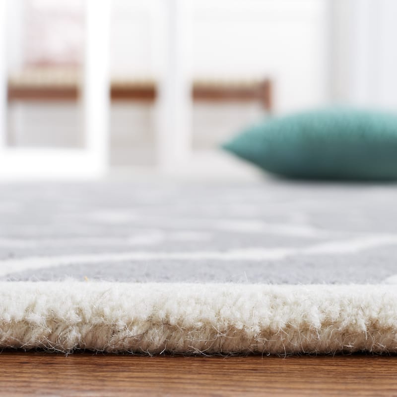SAFAVIEH Handmade Chatham Franziska Modern Wool Rug