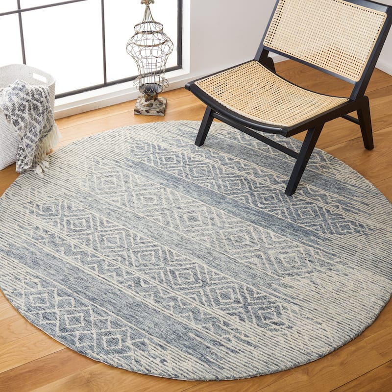 SAFAVIEH Handmade Metro Maelane French Country Wool Rug - 6' Round - Natural/Blue