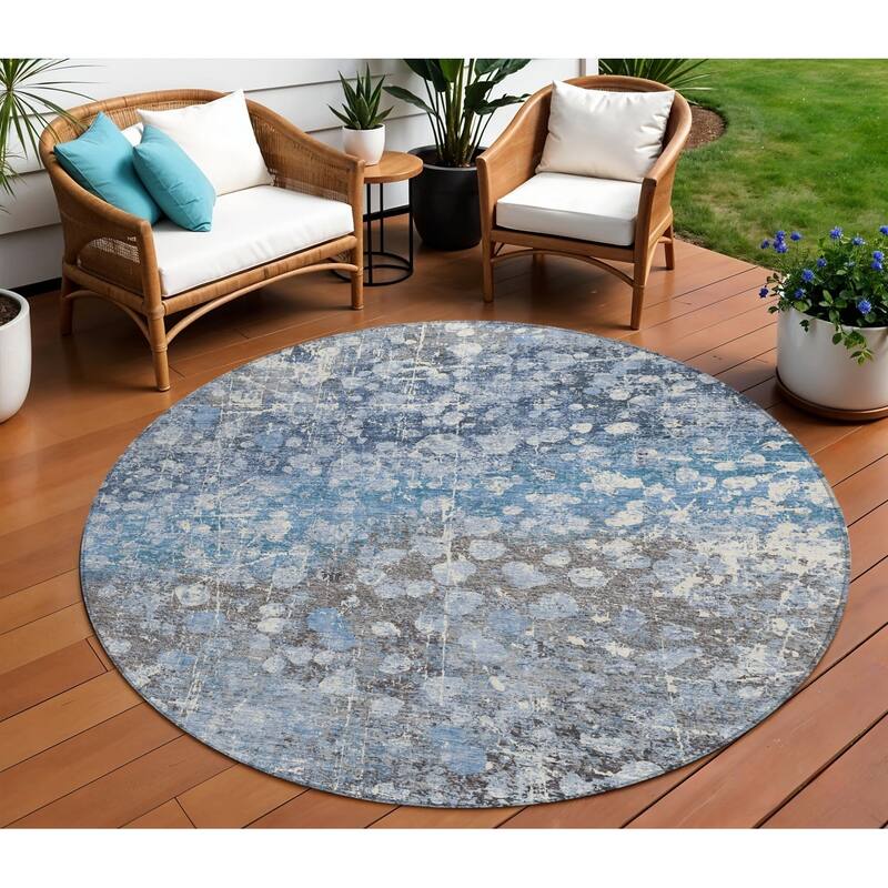 HomeRoots Abstract Transitional Rectangle Outdoor Rug - 8' Round
