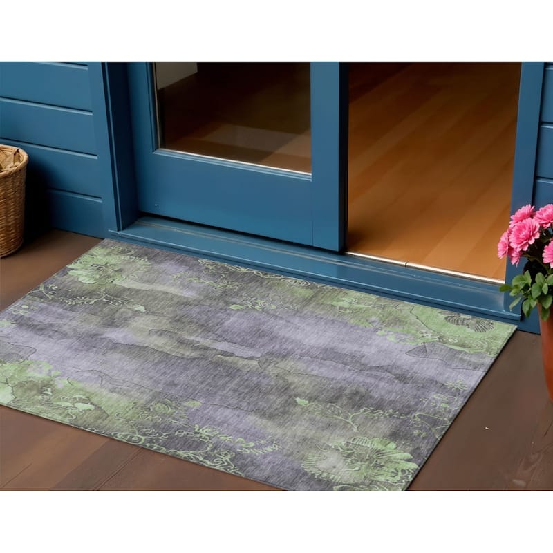 HomeRoots Floral Transitional Rectangle Outdoor Rug - 3' x 5'