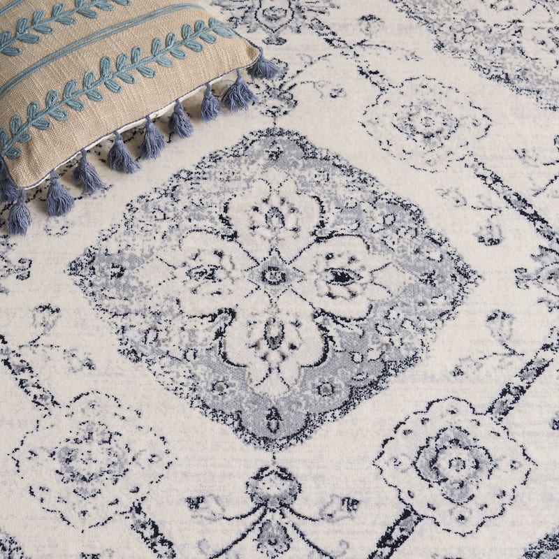 SAFAVIEH Carnegie Raghad Modern Distressed Oriental Rug