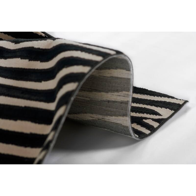 Momeni Xander Contemporary Black Geometric Area Rug