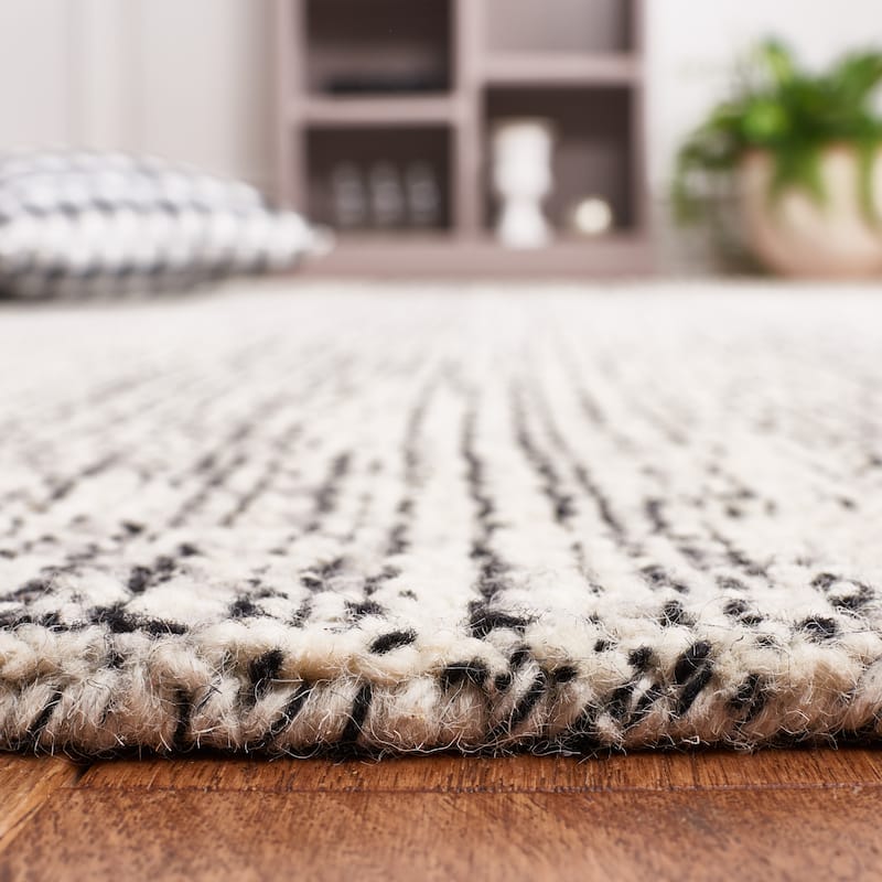 SAFAVIEH Handmade Abstract Frouwa Modern Wool Rug
