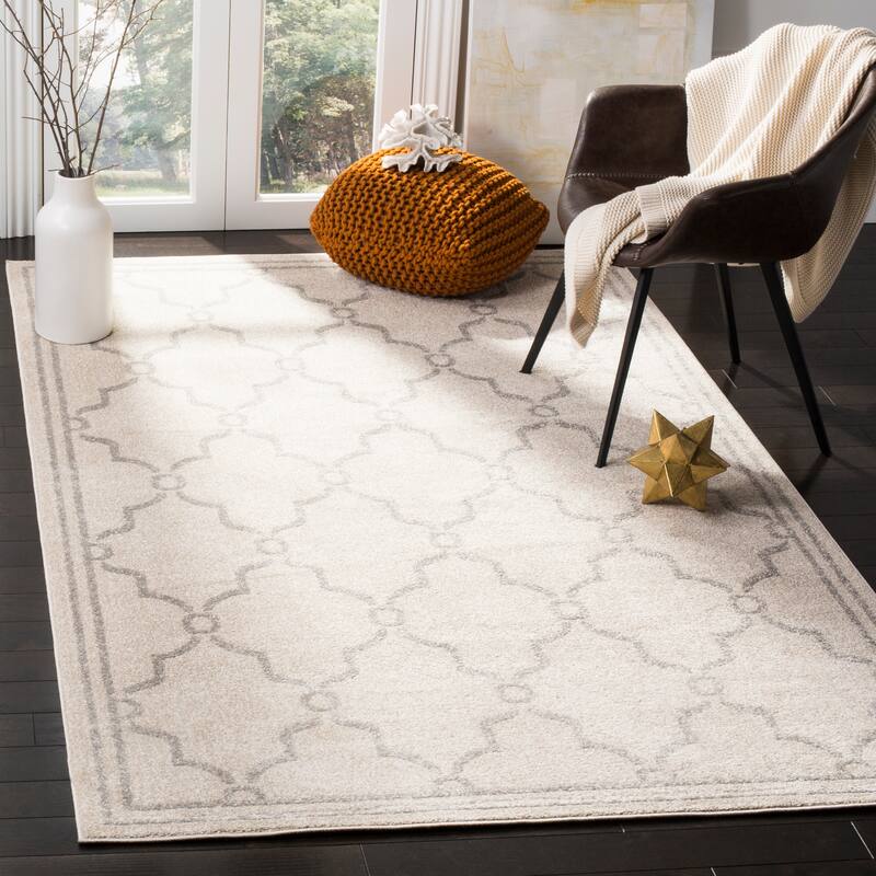 SAFAVIEH Amherst Nargis Modern Rug - 5'3" x 8' - Ivory/Light Grey