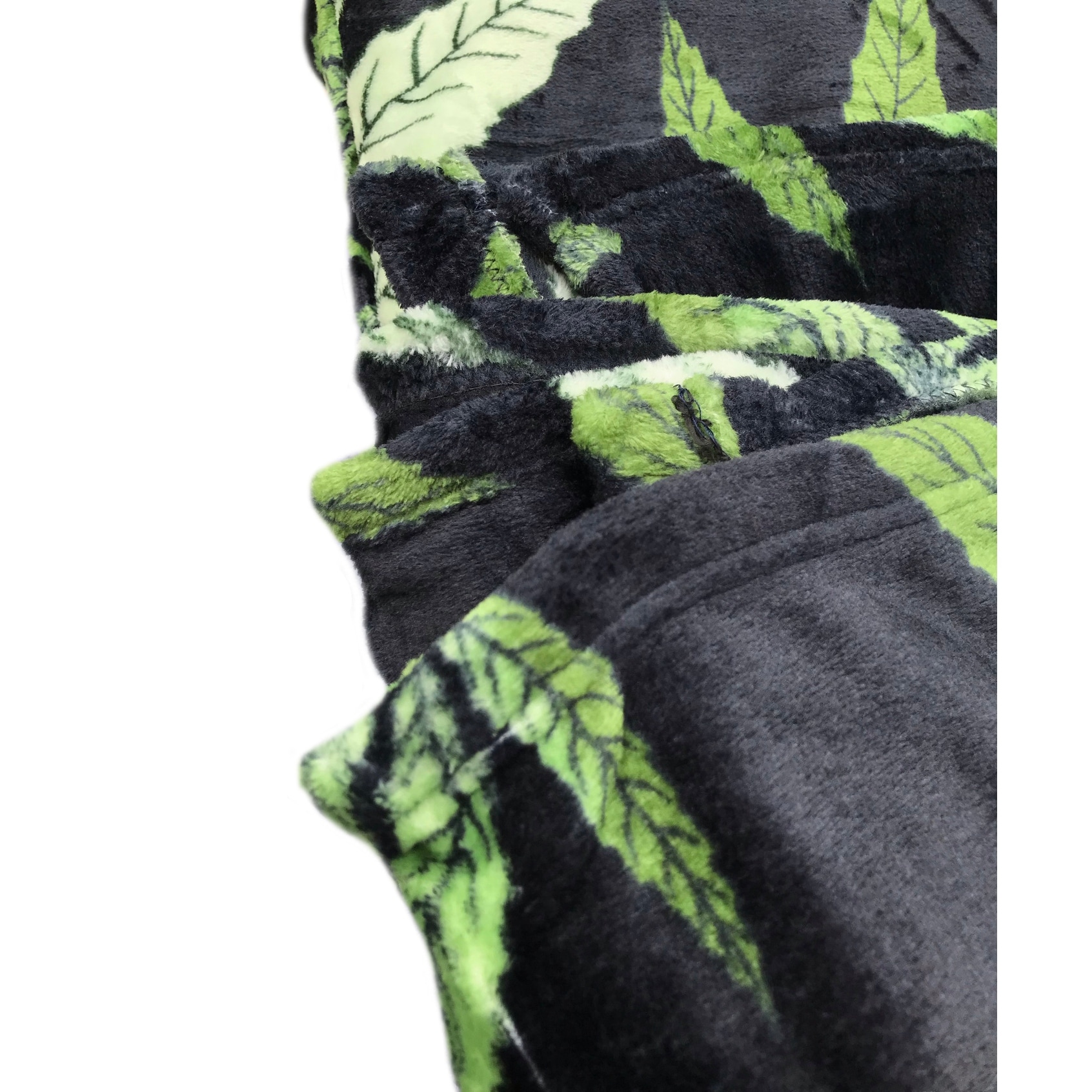 Marijuana Leaf Fleece Plush Microfiber Soft Blanket-image
