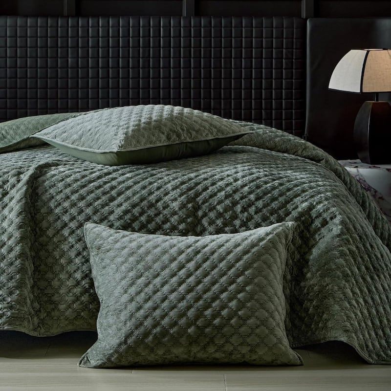Octa Green 100% Velvet Quilt/Coverlet Set with Pillowcase