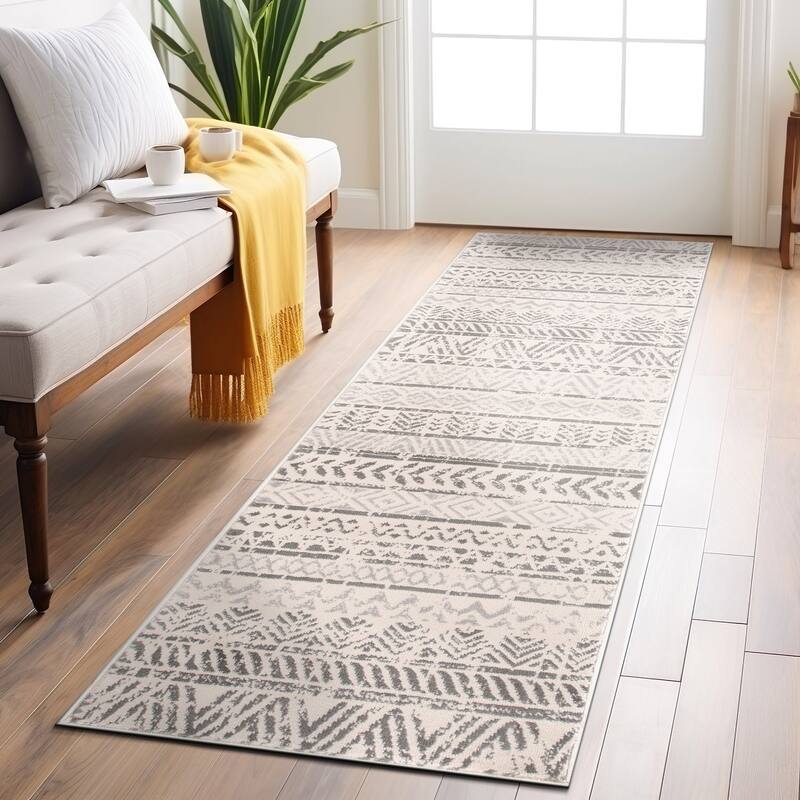 The Curated Nomad Midtown Geometric Distressed Bohemian Rug - 2' 7" x 6' - Gray