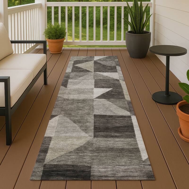 Machine Washable Indoor/ Outdoor Geo Rubi Chantille Rug - Taupe - 2'3" x 7'6"